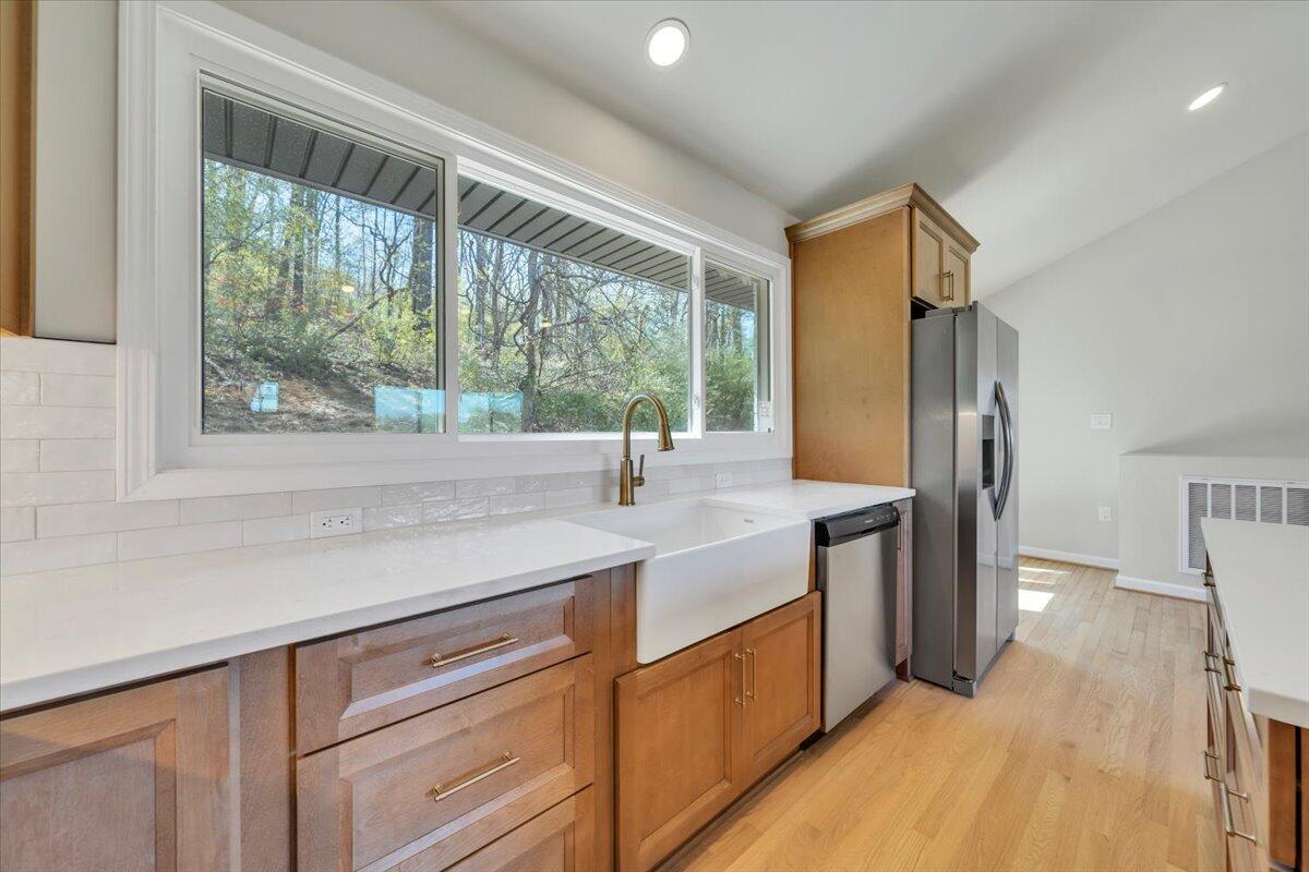 85 Little Paws Lane Fincastle, VA 24090 - Photo 15 of 47 019-MIB09562