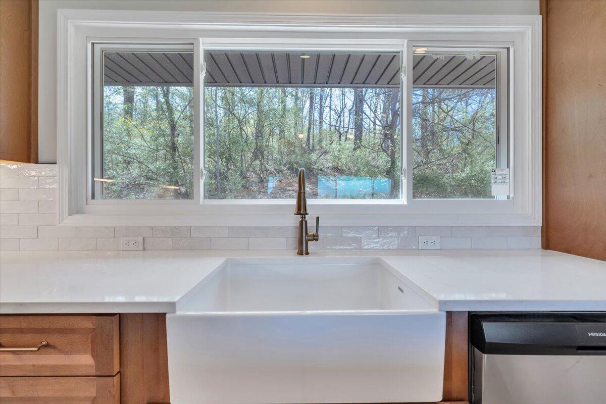 85 Little Paws Lane Fincastle, VA 24090 - Photo 16 of 47 020-MIB09565