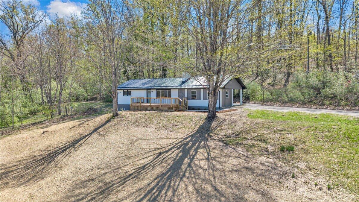 85 Little Paws Lane Fincastle, VA 24090 - Photo 37 of 47 057-DJI_20260410130736_0008_D