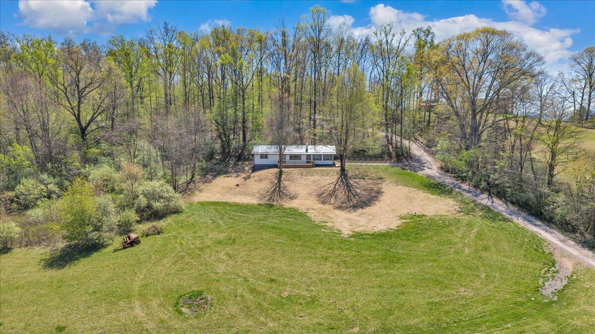 85 Little Paws Lane Fincastle, VA 24090 - Photo 39 of 47 062-DJI_20260410132054_0029_D