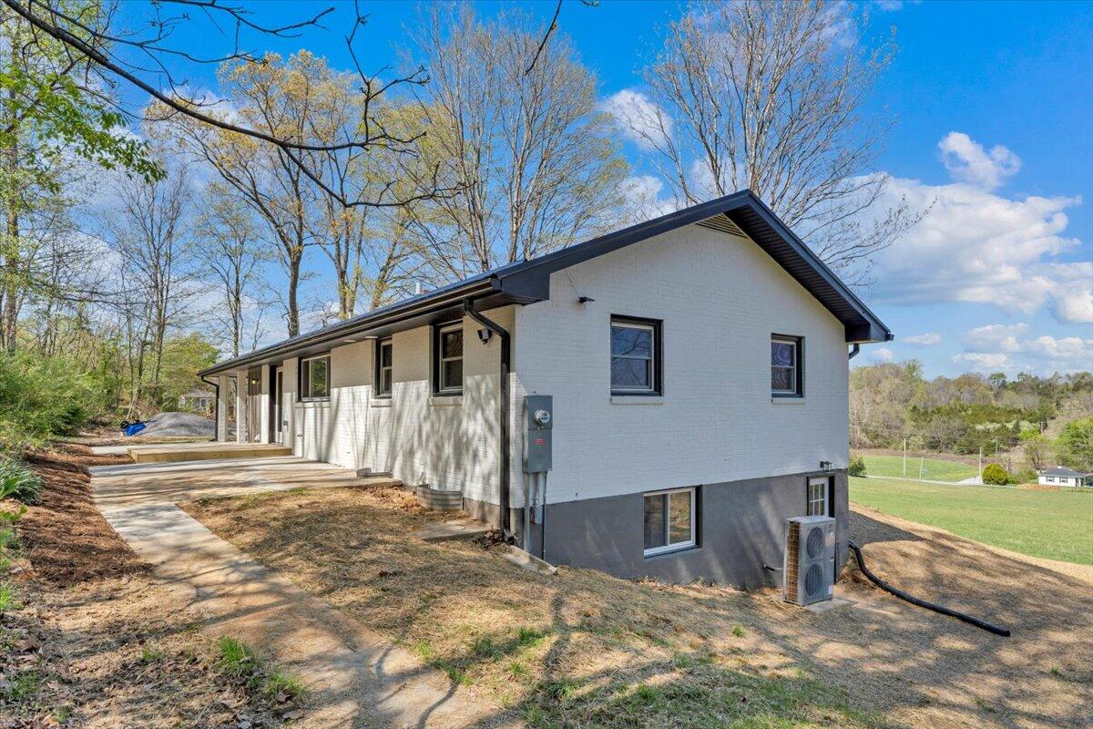 85 Little Paws Lane Fincastle, VA 24090 - Photo 4 of 47 051-MIB09667