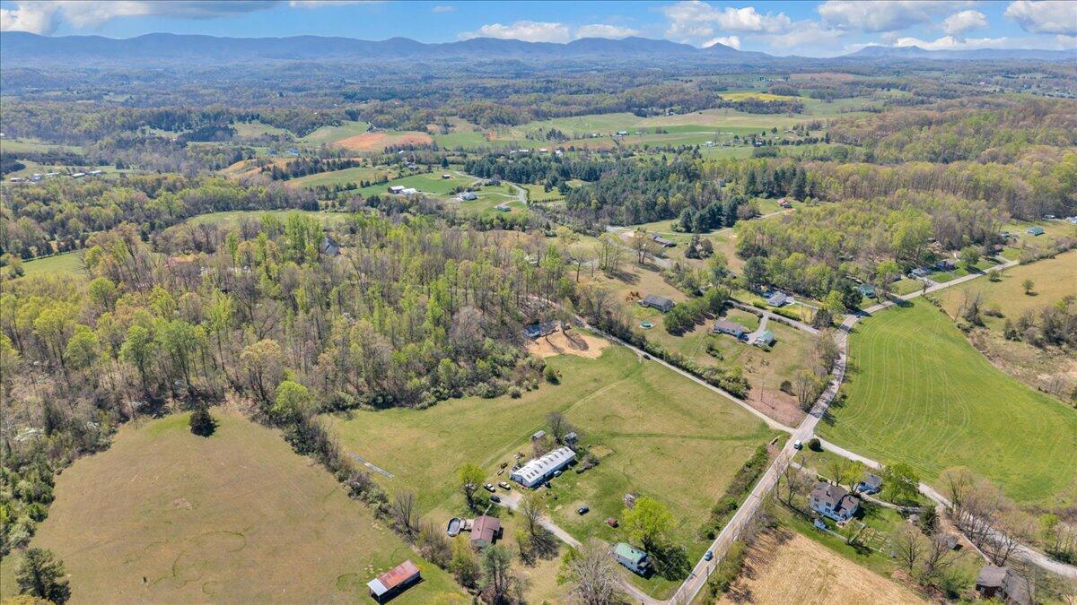 85 Little Paws Lane Fincastle, VA 24090 - Photo 42 of 47 066-DJI_20260410131614_0022_D