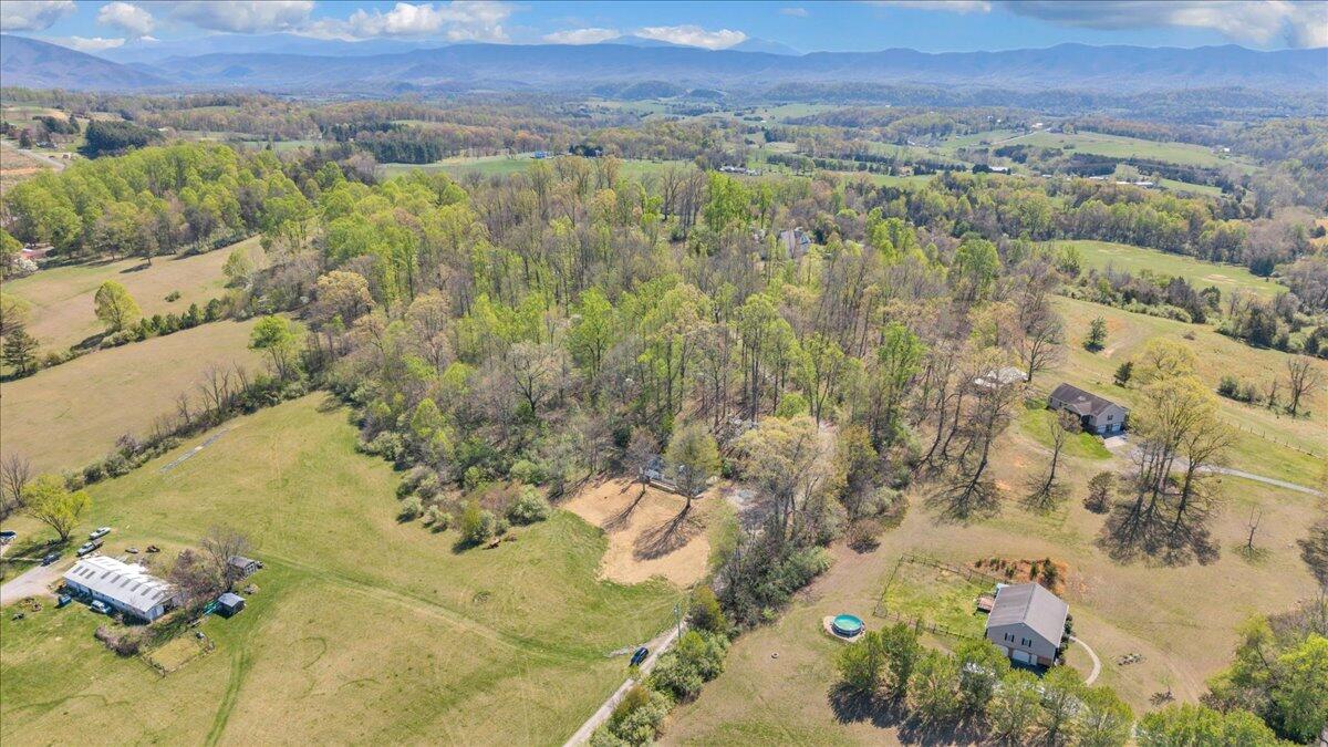 85 Little Paws Lane Fincastle, VA 24090 - Photo 44 of 47 068-DJI_20260410131216_0015_D