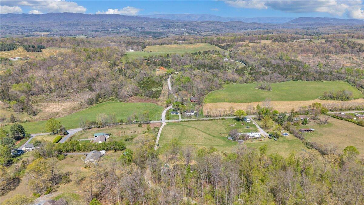 85 Little Paws Lane Fincastle, VA 24090 - Photo 46 of 47 070-DJI_20260410131407_0017_D