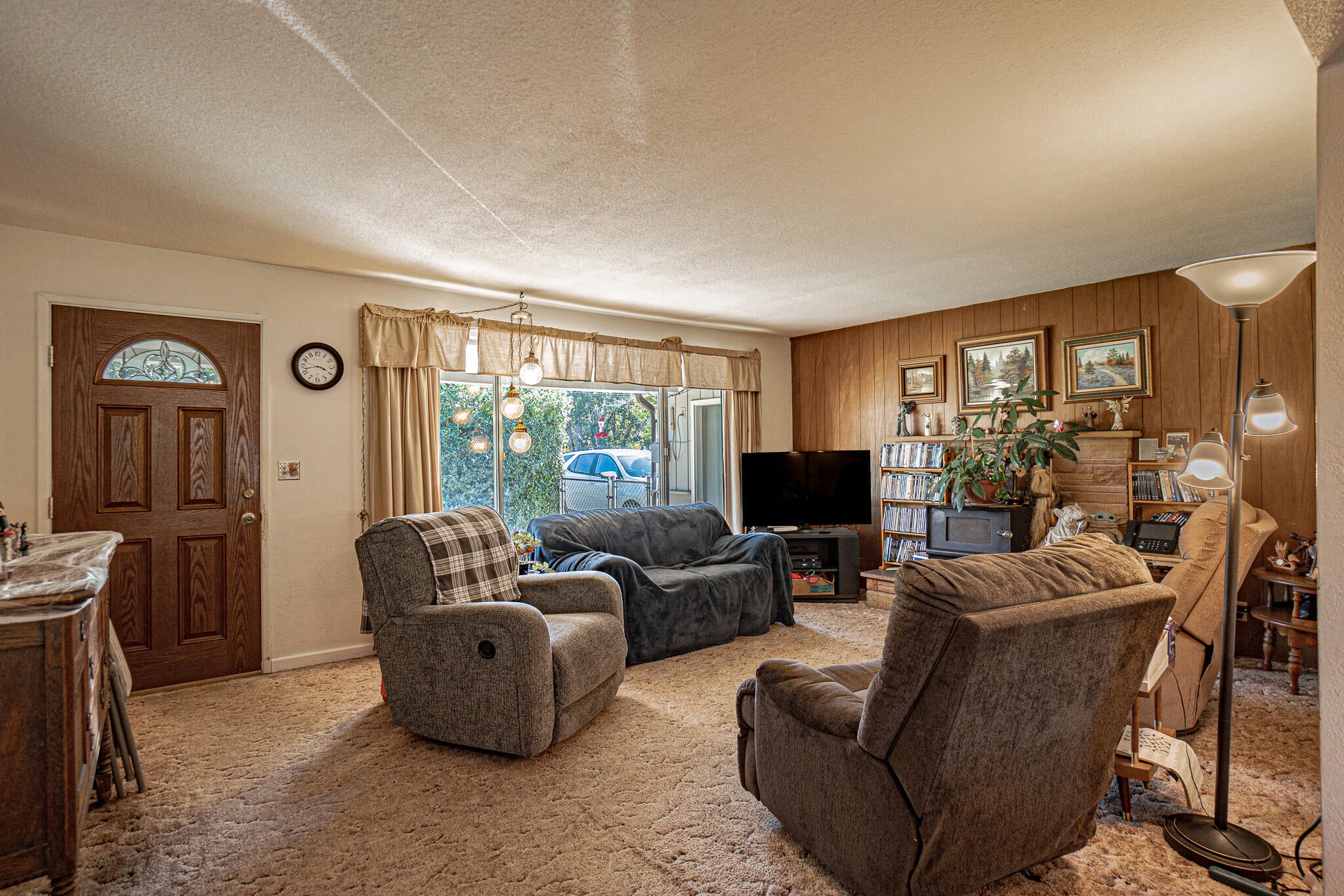 614 West Gregory Road Central Point, OR 97502 - Photo 6 of 22 DSC05415-HDR