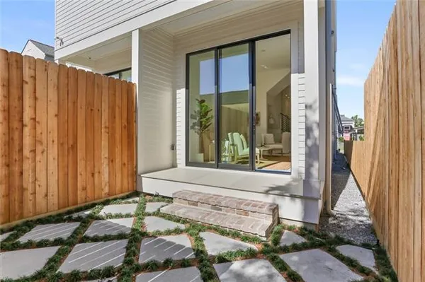 $599,000 | 5226 Magazine Street, Unit 5226, New Orleans, LA 70115