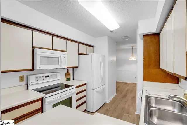 $179,900 | 4614 Old Spartanburg Road, Unit 28, Taylors, SC 29687