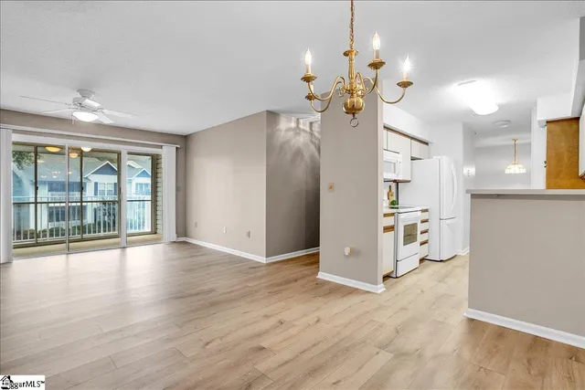 $179,900 | 4614 Old Spartanburg Road, Unit 28, Taylors, SC 29687