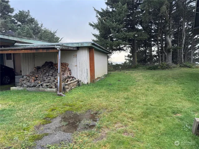 a view of backyard of a house