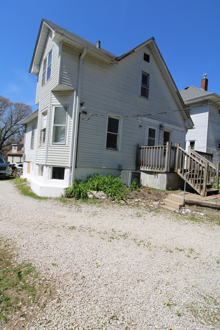 1176 22nd Street Moline, IL 61265 - Photo 19 of 19 a house view with a outdoor space