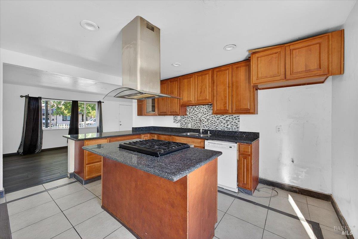 1048 San Clemente Drive Santa Rosa, CA 95404 - Photo 11 of 26