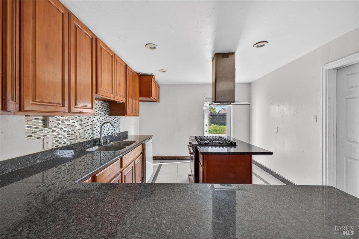 1048 San Clemente Drive Santa Rosa, CA 95404 - Photo 9 of 26