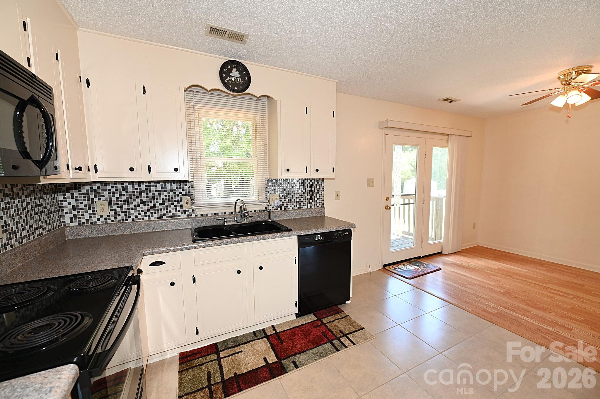 4445 Sulphur Springs Road Northeast Hickory, NC 28601 - Photo 8 of 34