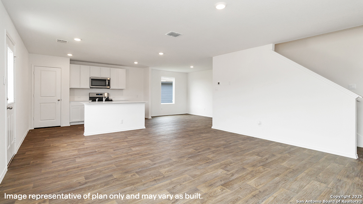 1007 Cholula Road San Antonio, TX 78221 - Photo 5 of 34