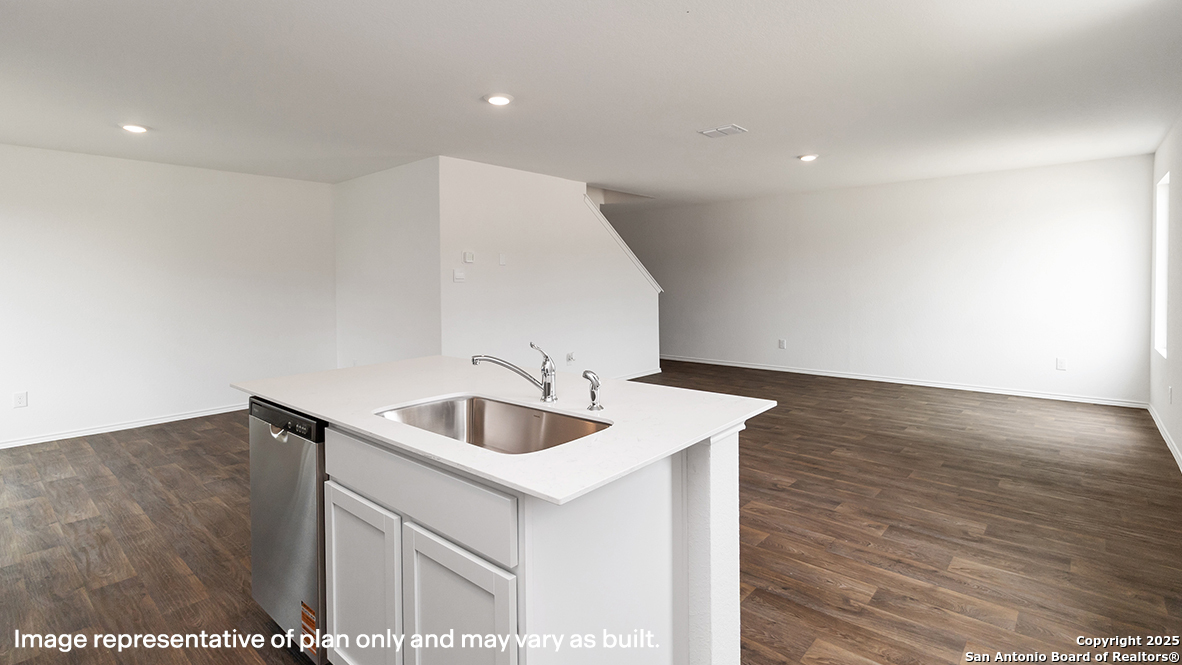 1007 Cholula Road San Antonio, TX 78221 - Photo 8 of 34