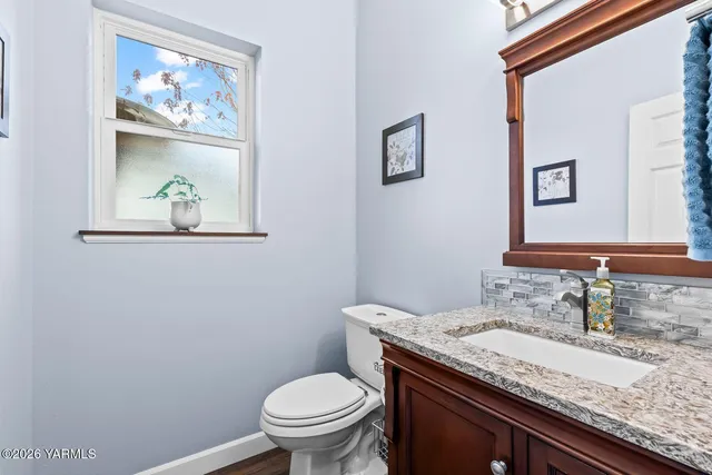 $599,000 | 405 South 93rd Avenue, Yakima, WA 98908