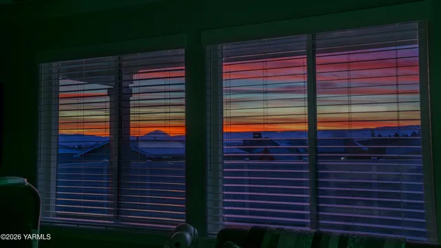 $599,000 | 405 South 93rd Avenue, Yakima, WA 98908