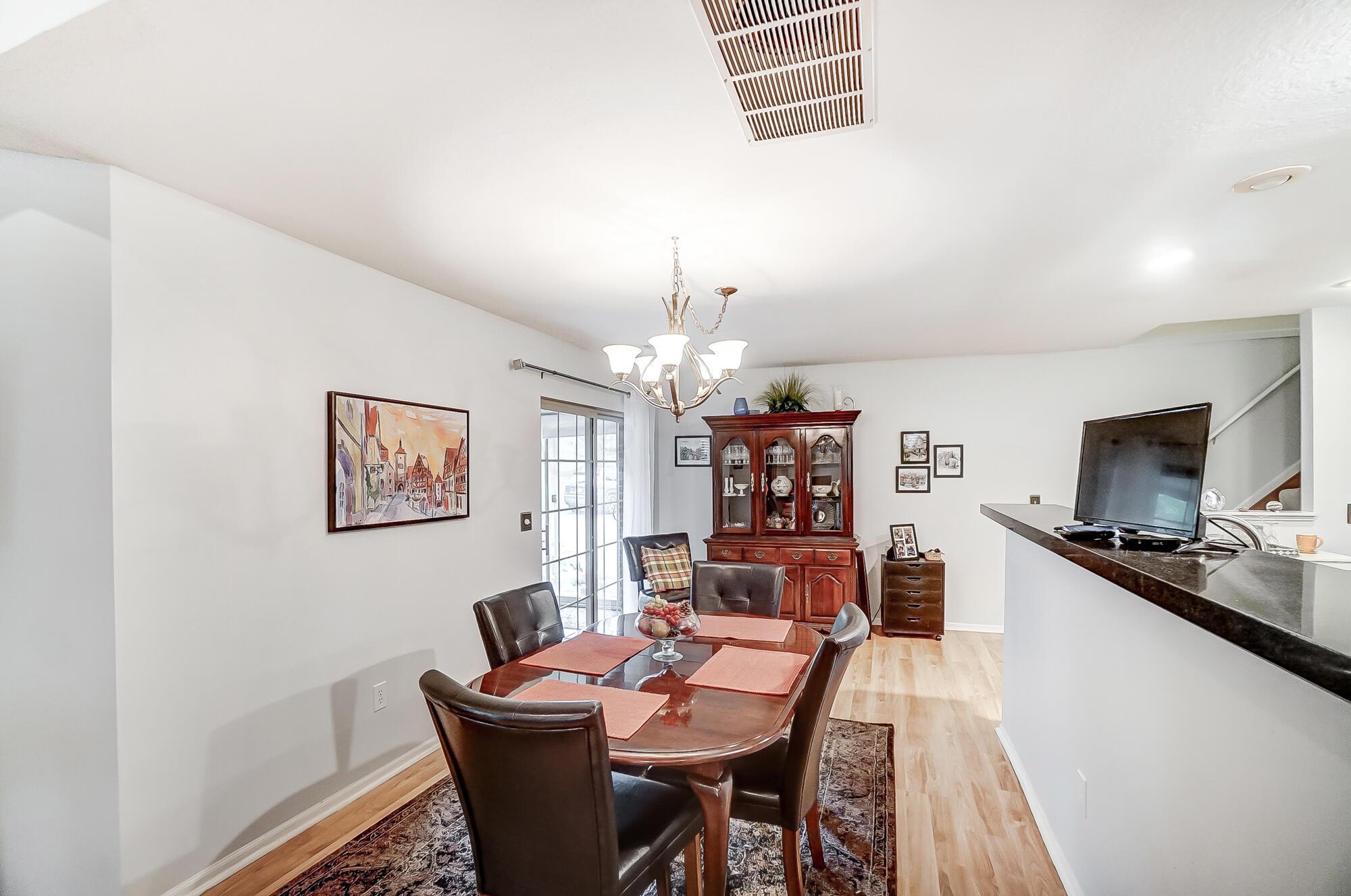 214 Cameron Ridge Drive Columbus, OH 43235 - Photo 14 of 54 Dining Room
