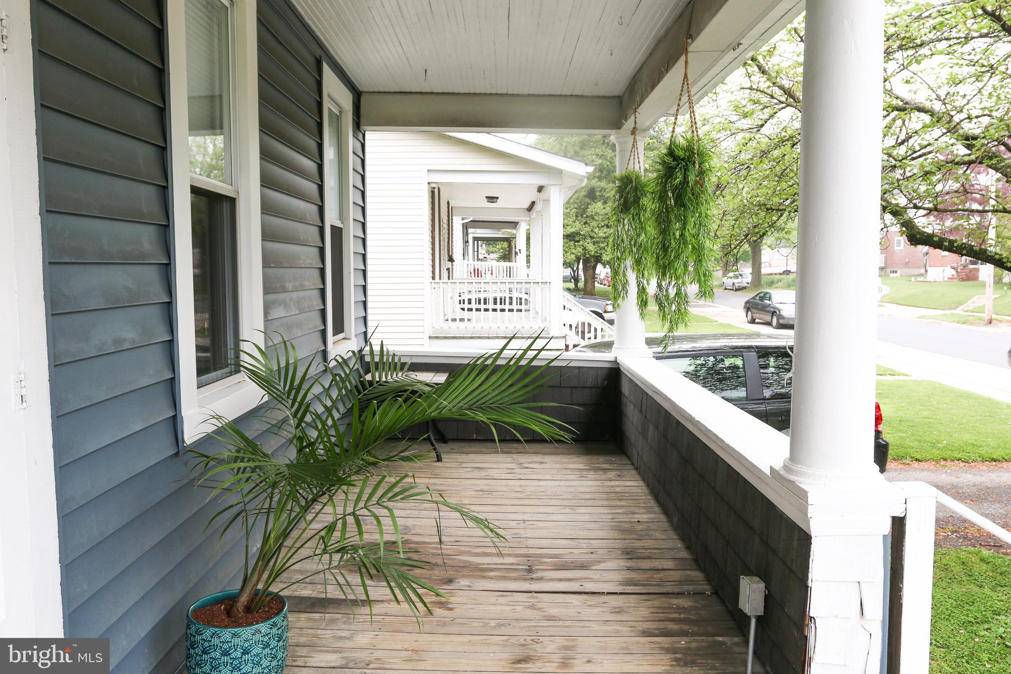 55 Edmondson Ridge Road Baltimore, MD 21228 - Photo 3 of 38 Porch