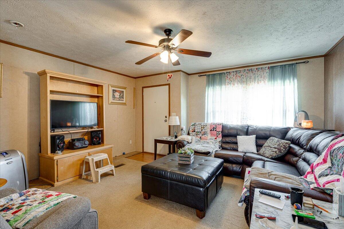 1922 Poe Road Soddy Daisy, TN 37379 - Photo 4 of 30 04-1922 Poe Rd-4