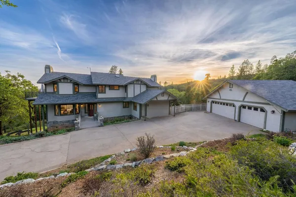 $995,000 | 14838 Christophers Place, Grass Valley, CA 95945