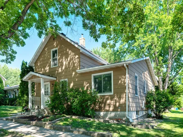 $330,000 | 417 South Elm Street, Waconia, MN 55387