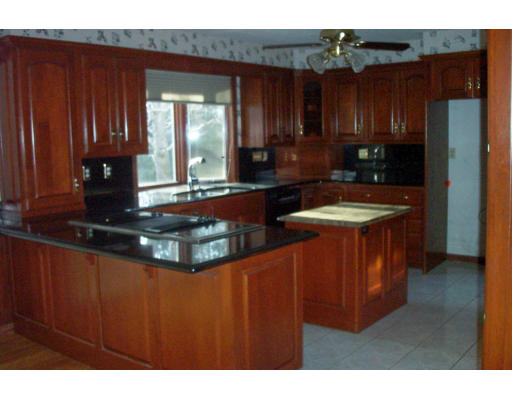 473 Parker Road Lancaster, MA 01523 - Photo 2 of 12 Gallery Image 2