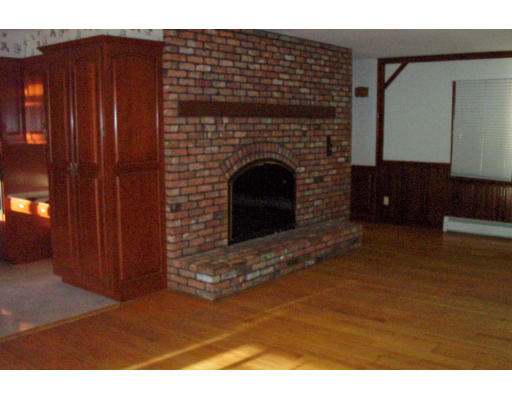 473 Parker Road Lancaster, MA 01523 - Photo 6 of 12 Gallery Image 6