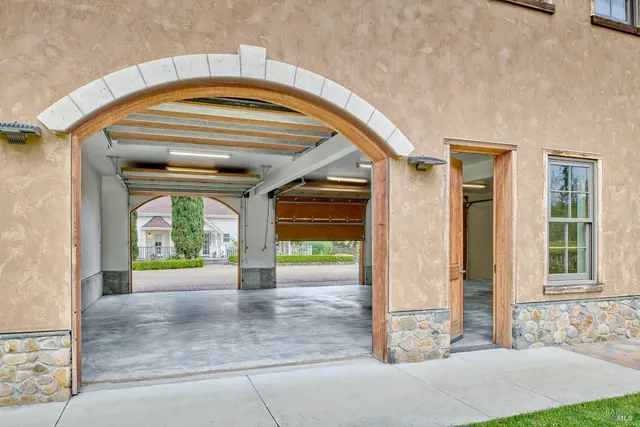 $4,995,000 | 21000 8th Street East, Sonoma, CA 95476