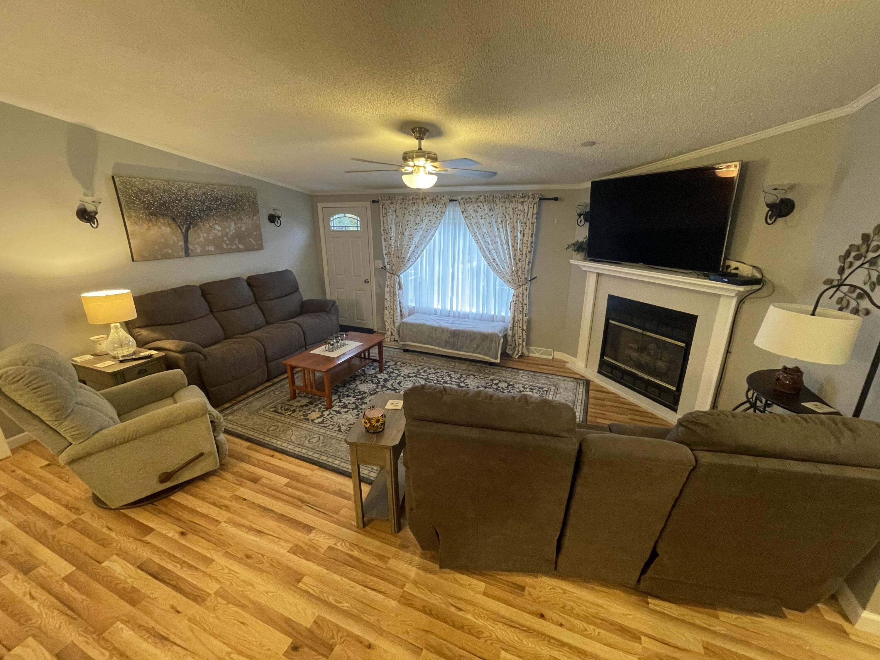 499 Augusta Road, Unit 54 Winslow, ME 04901 - Photo 9 of 21 Living Room