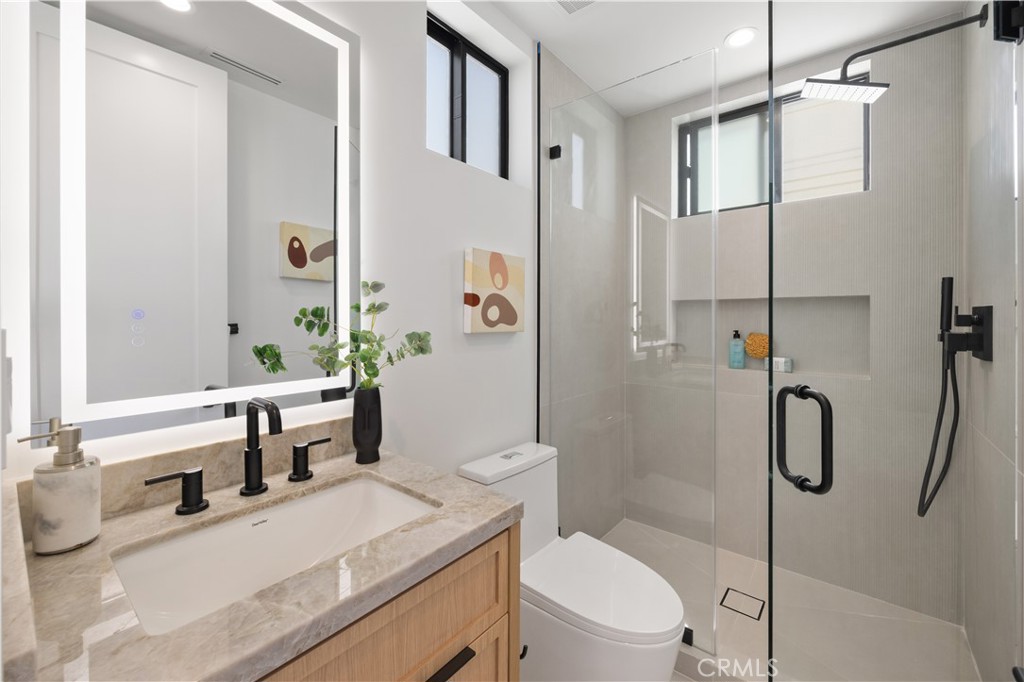2217 Bataan Road, Unit B Redondo Beach, CA 90278 - Photo 16 of 52 Gallery Image 16