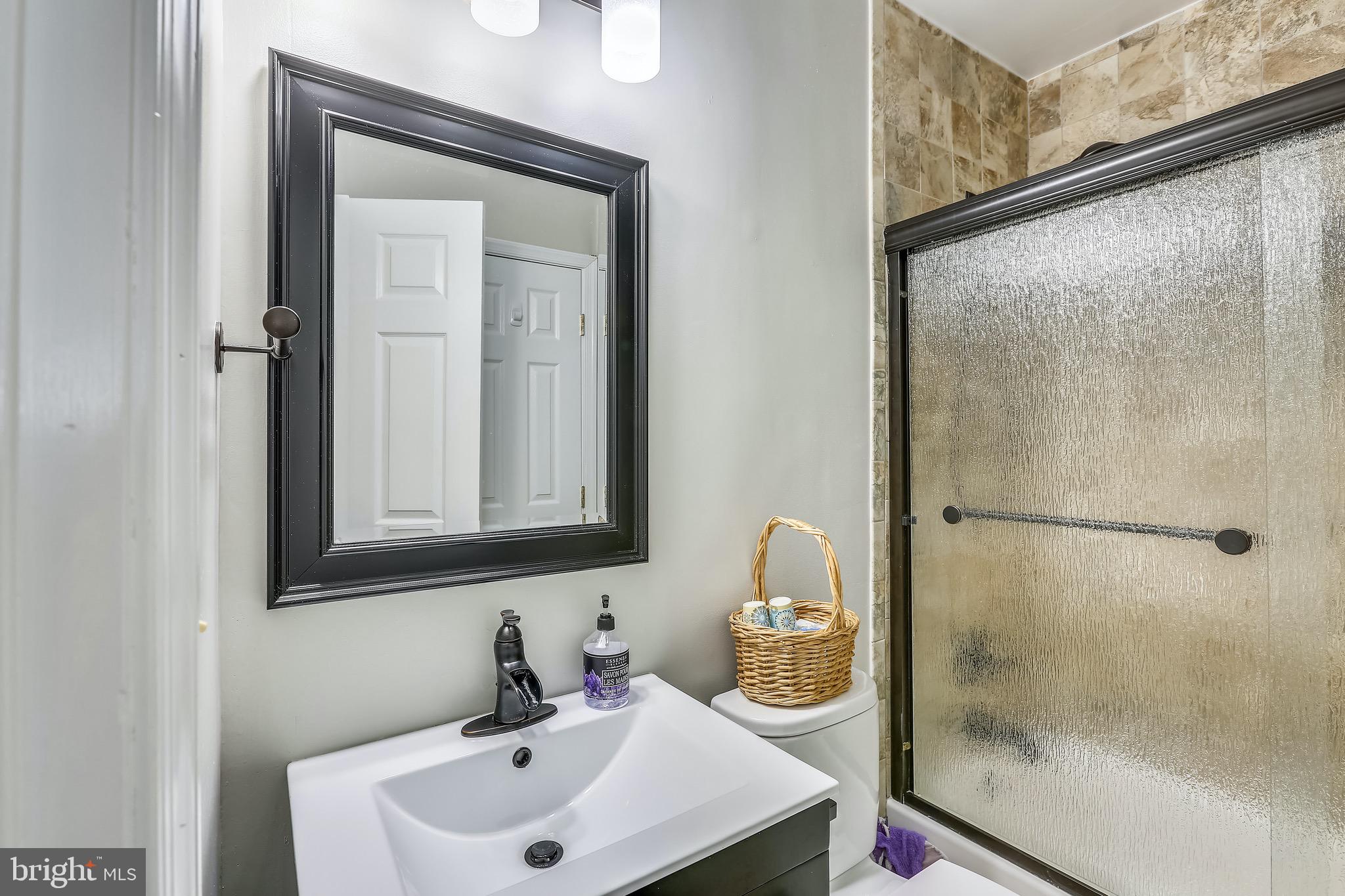 3003 Shepperton Terrace Silver Spring, MD 20904 - Photo 19 of 37 Upper level bath.
