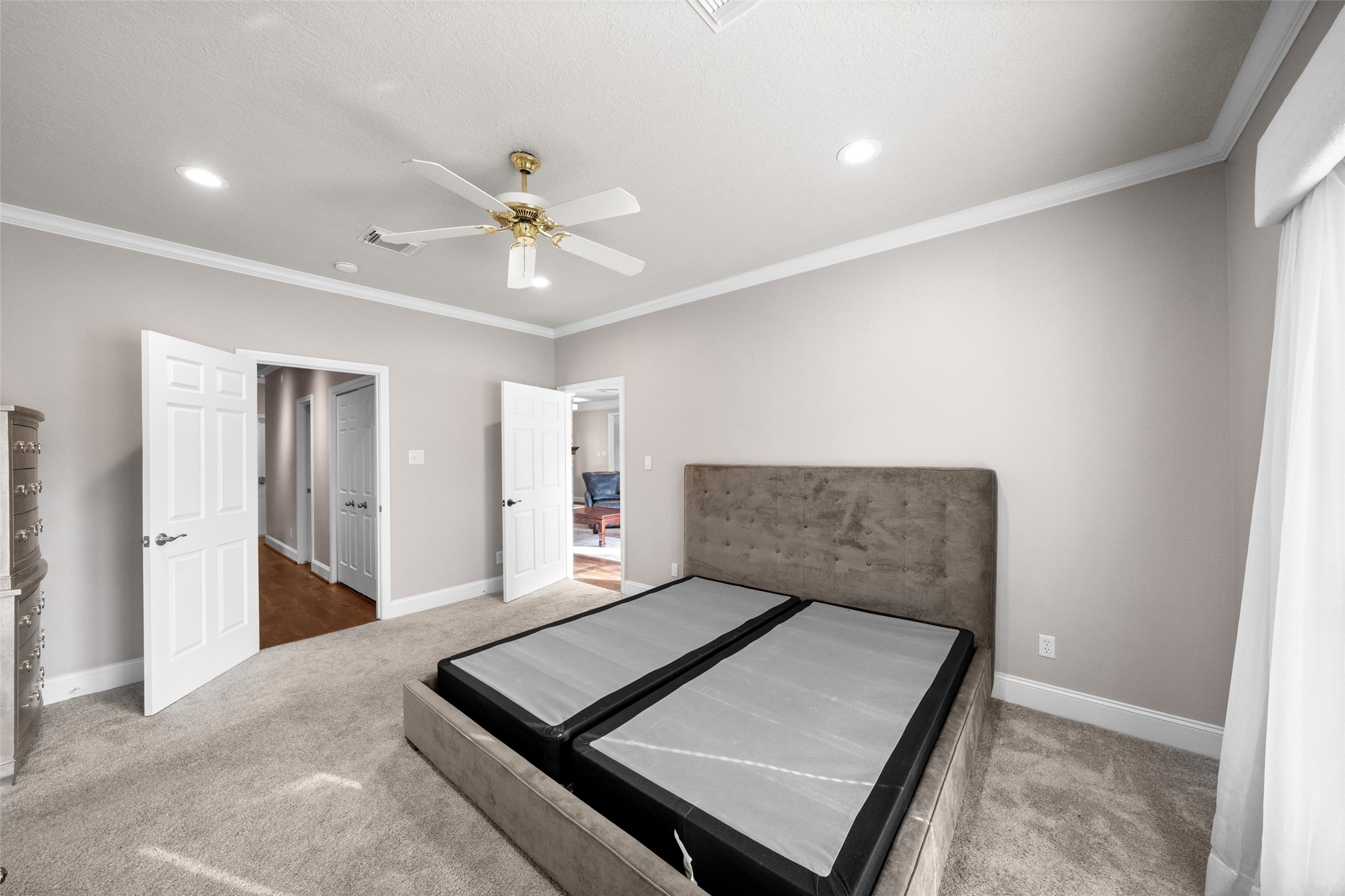 20256 Ivy Point Circle Humble, TX 77346 - Photo 22 of 36 a living room with furniture