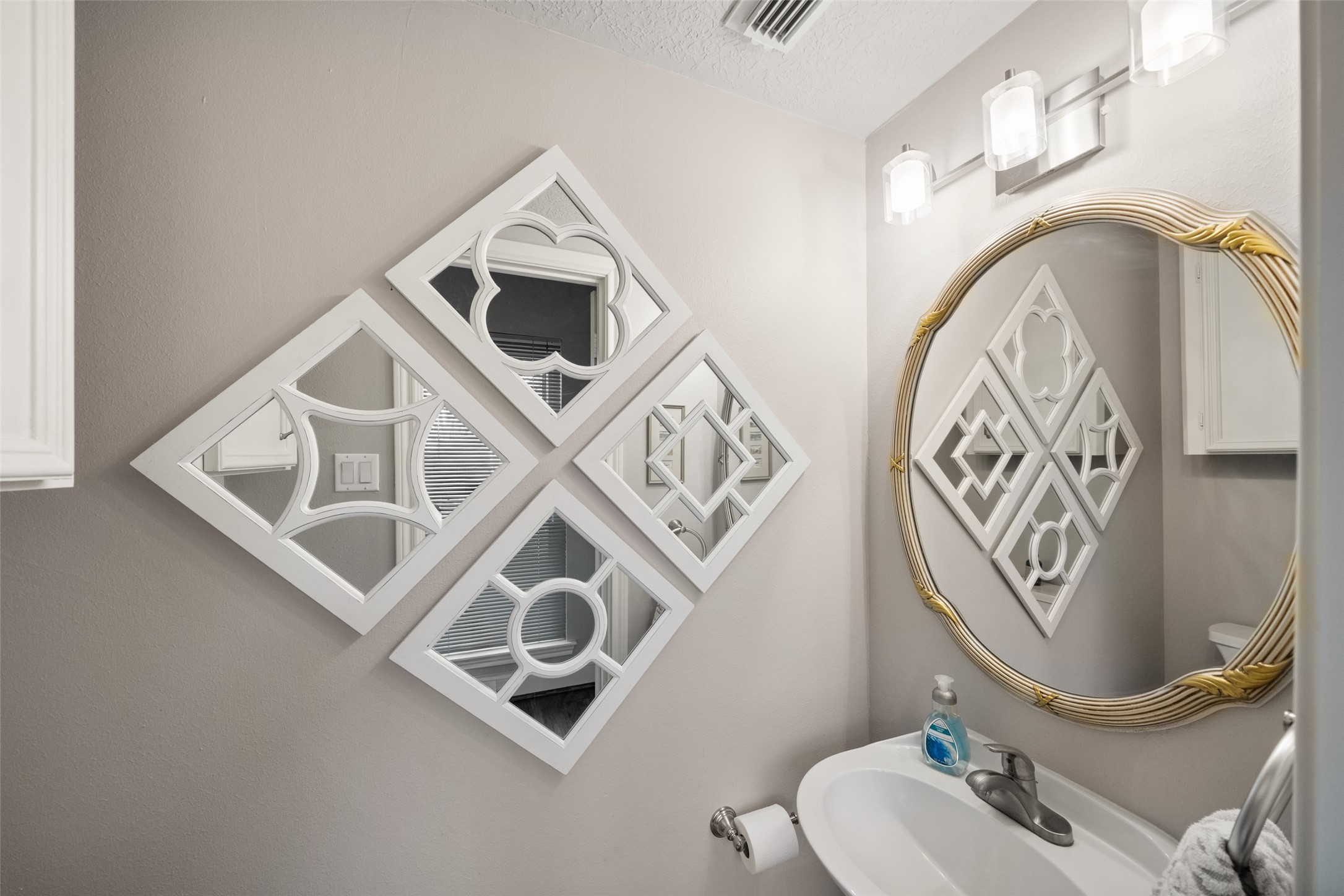 20256 Ivy Point Circle Humble, TX 77346 - Photo 28 of 36 a living room with furniture