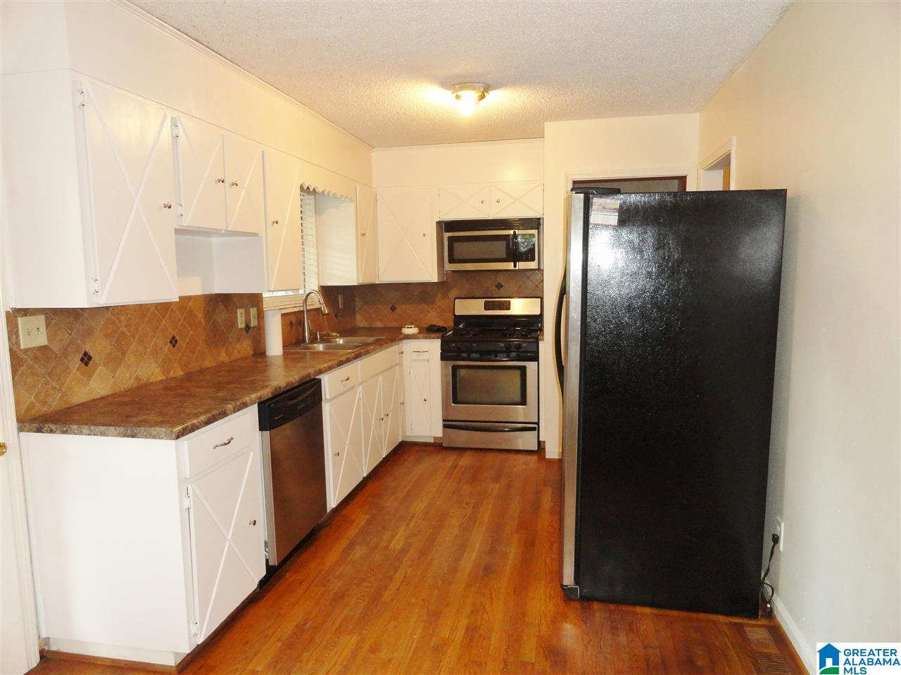 940 Longview Circle Adamsville, AL 35005 - Photo 4 of 27