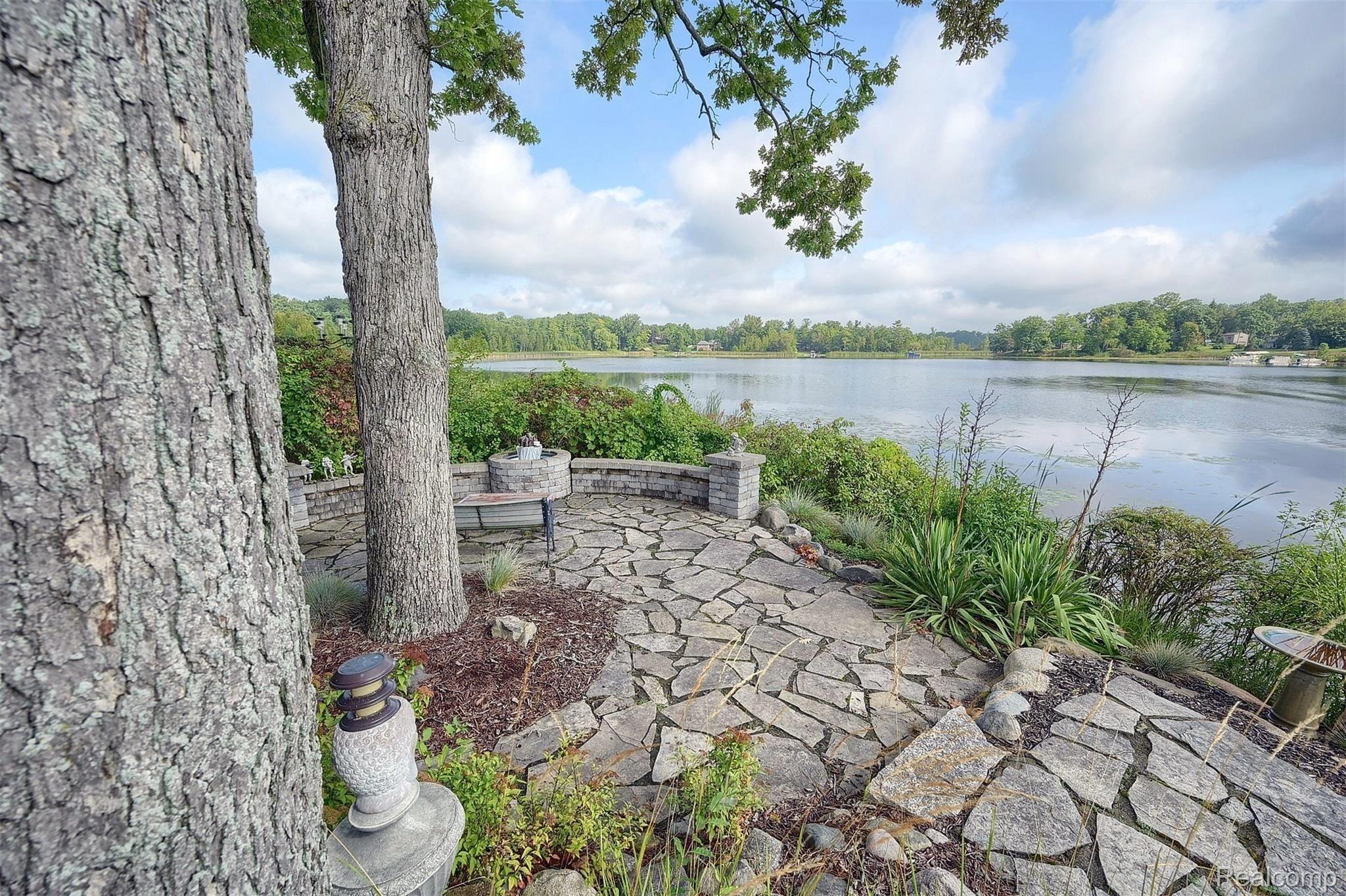 552 Deerpoint Road Leonard, MI 48367 - Photo 43 of 54 45-Lakeview-2nd-View.jpg