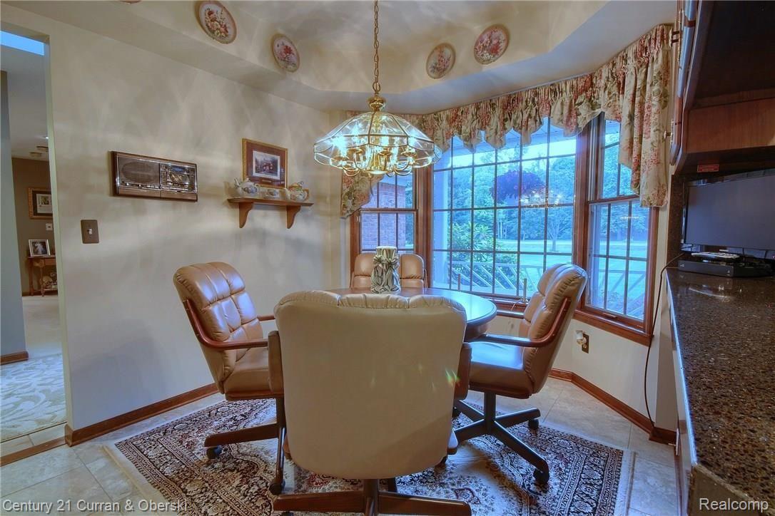 34201 Willow Road New Boston, MI 48164 - Photo 14 of 36 Breakfast_Nook.jpg