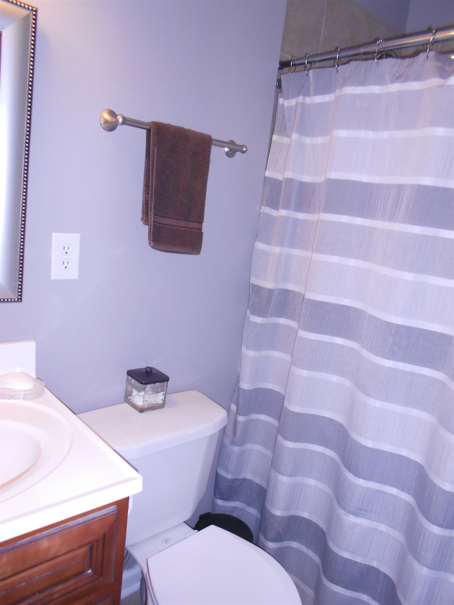 314 Gates Road Goodlettsville, TN 37072 - Photo 16 of 29 a bathroom with a toilet and a sink