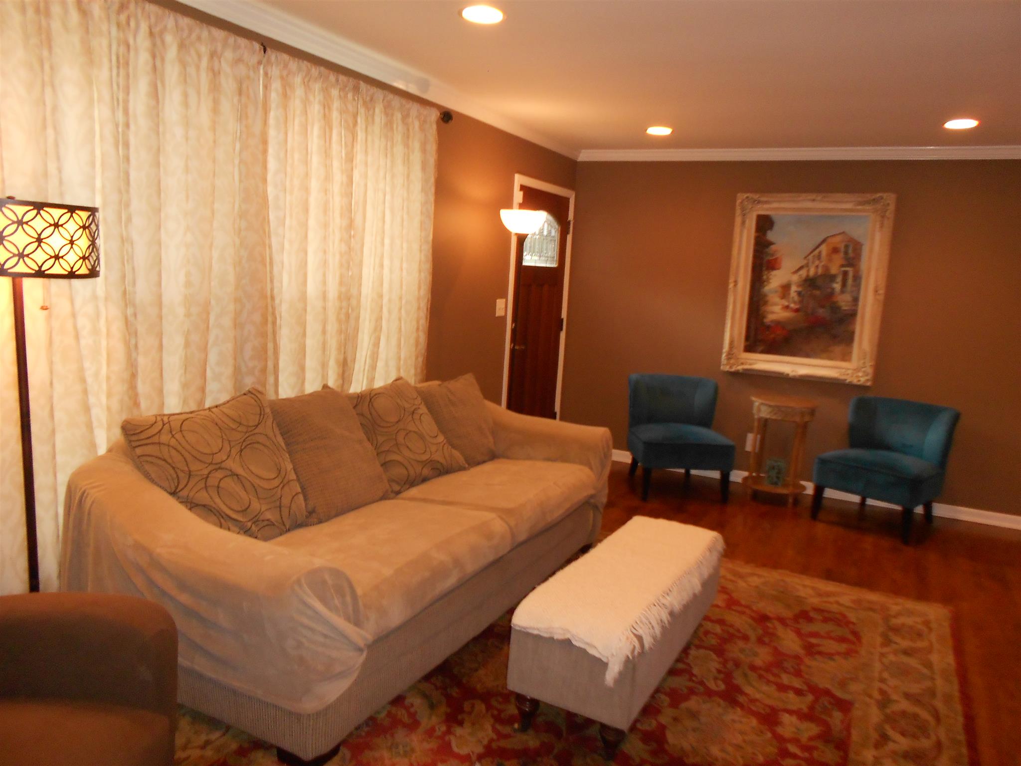 314 Gates Road Goodlettsville, TN 37072 - Photo 4 of 29 a living room with furniture and a large window