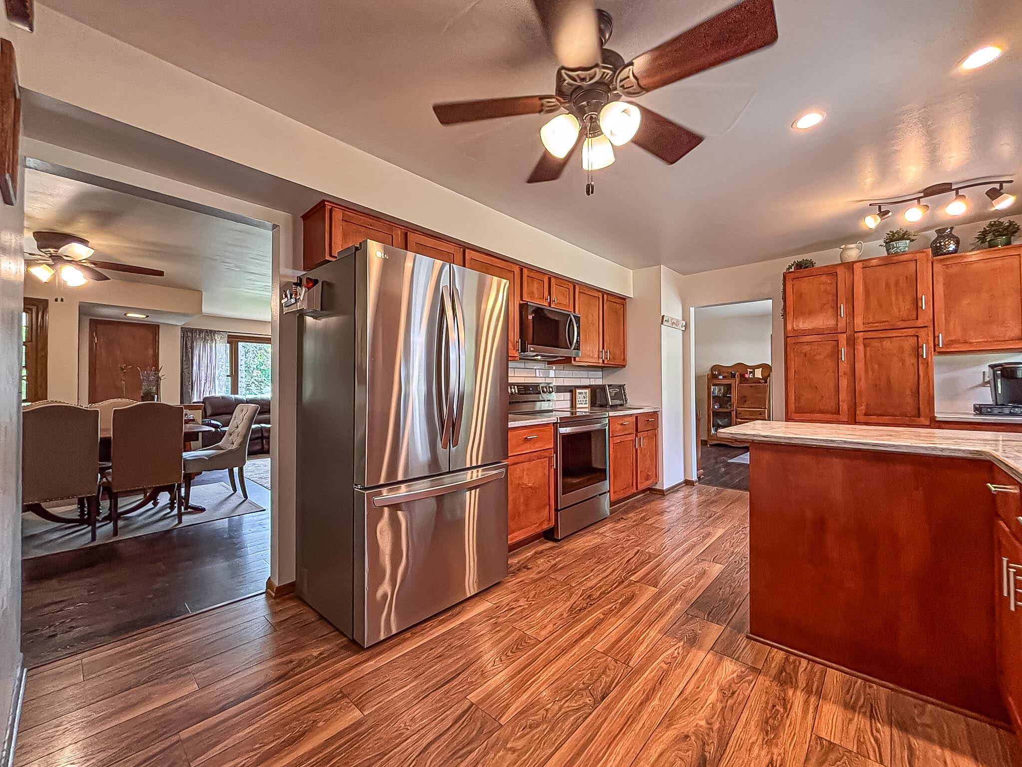 18260 West Willow Road New Berlin, WI 53146 - Photo 20 of 38 Kitchen