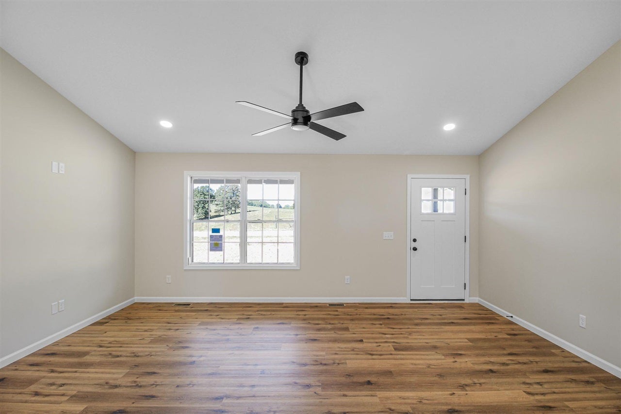 68 Hedgepeth Road Canmer, KY 42722 - Photo 14 of 20 Gallery Image 14