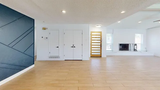 a view of a livingroom with an empty space