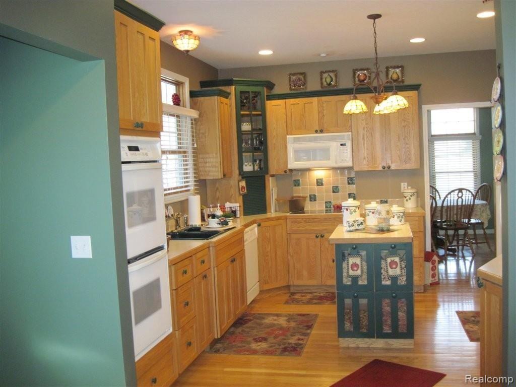 11225 Hartland Road Fenton, MI 48430 - Photo 2 of 18 Kitchen-1