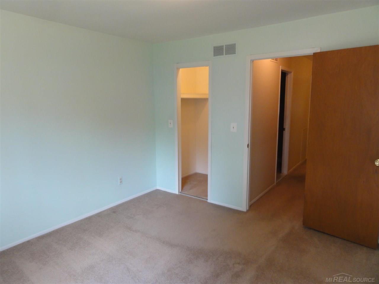 14446 East 14 Mile Road Warren, MI 48088 - Photo 24 of 30 50054024-26.JPG