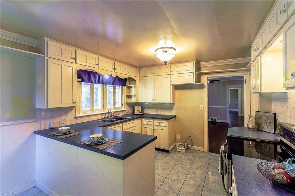 949 Avon Road Winston-Salem, NC 27104 - Photo 11 of 23 Gallery Image 11