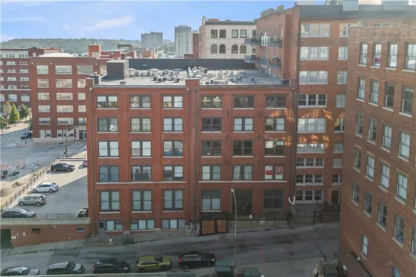 $125,000 | 700 Broadway Boulevard, Unit 208, Kansas City, MO 64105