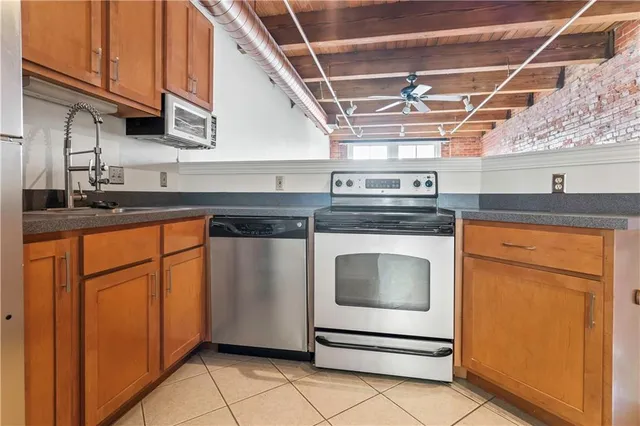 $150,000 | 700 Broadway Boulevard, Unit 208, Kansas City, MO 64105