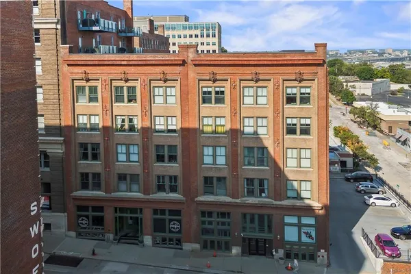 $125,000 | 700 Broadway Boulevard, Unit 208, Kansas City, MO 64105