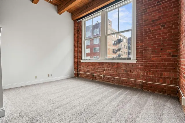 $150,000 | 700 Broadway Boulevard, Unit 208, Kansas City, MO 64105