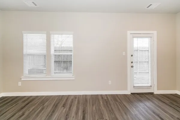 $2,020 | 309 North Centro Circle, Shenandoah, TX 77385